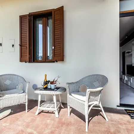 Apartment Black & White Design E Comfort - Parking E Wifi