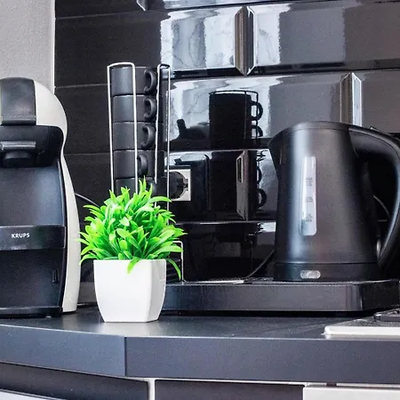 Apartment Black & White Design E Comfort - Parking E Wifi Saronno